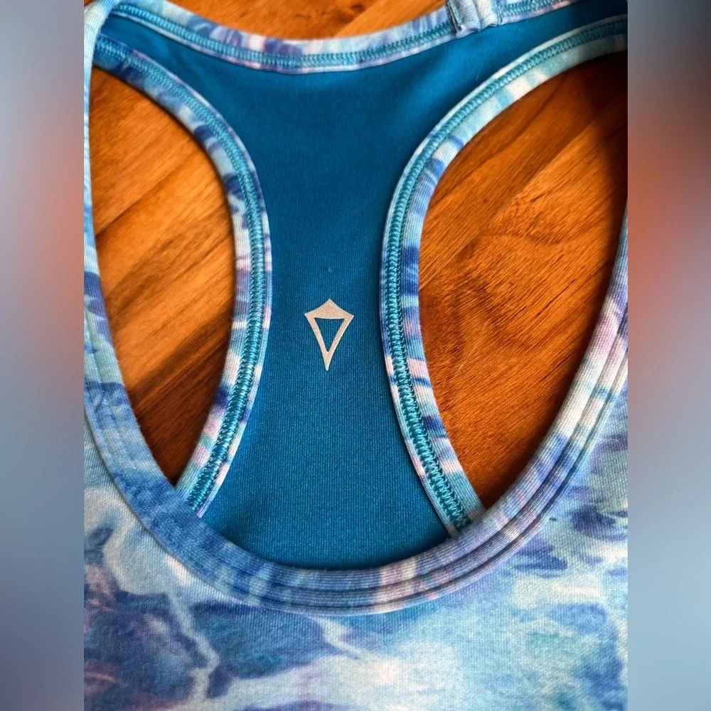 Ivivva reversible tank, EUC